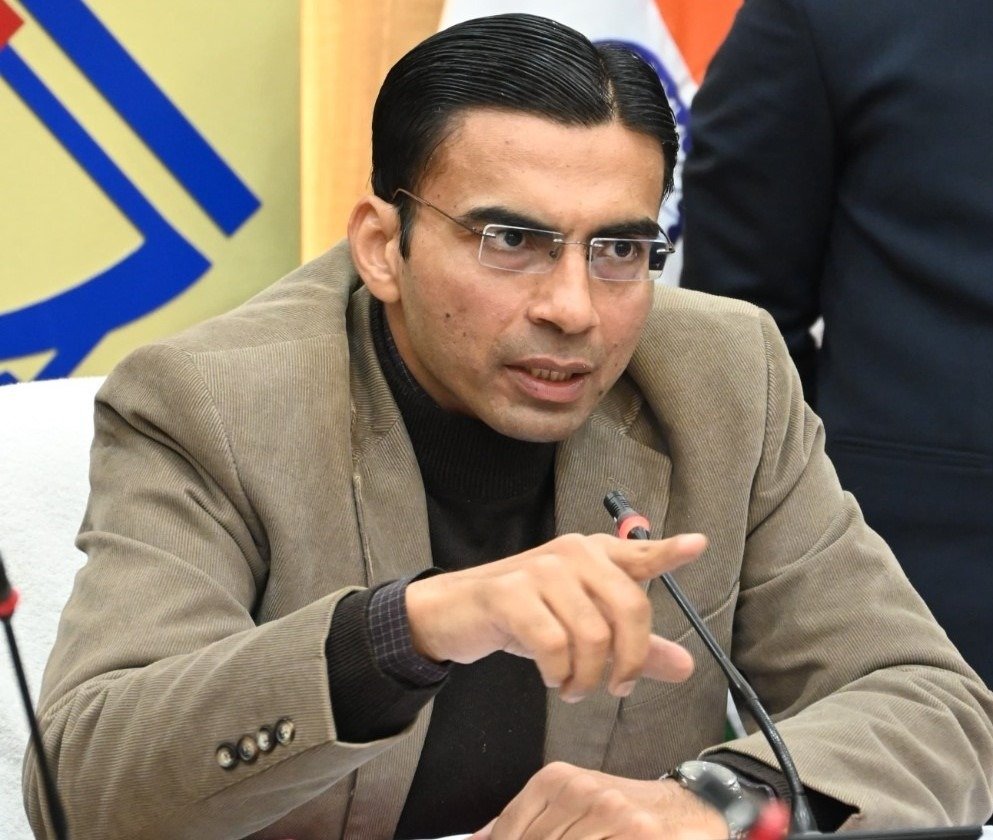 जिला प्रशासन की सख्त कार्रवाई; 02 से अधिक शस्त्र रखने वाले 54 शस्त्र धारकों व एनडीएएल पोर्टल यूआईएन जनरेट न कराने वाले 773 शस्त्र धारकों के लाइसेंस निरस्त