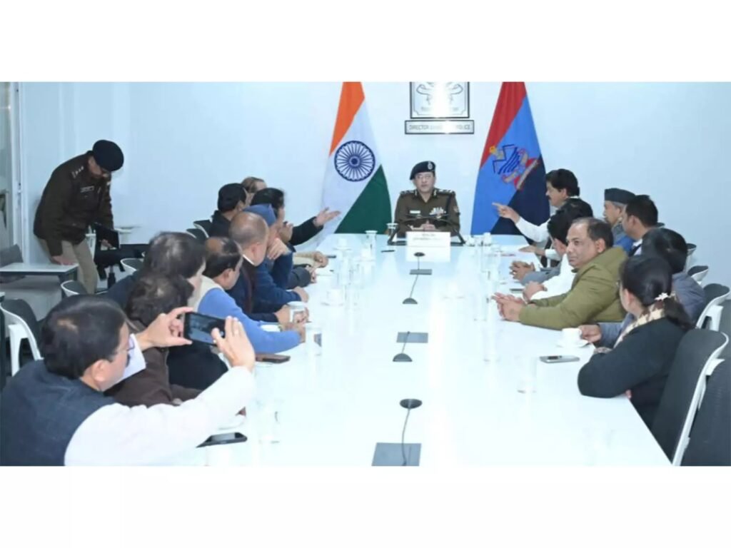 कांग्रेस प्रतिनिधिमंडल ने किसान आत्महत्या मामला में उत्तराखंड के डीजेपी दीपम सेठ से की मुलाकात 