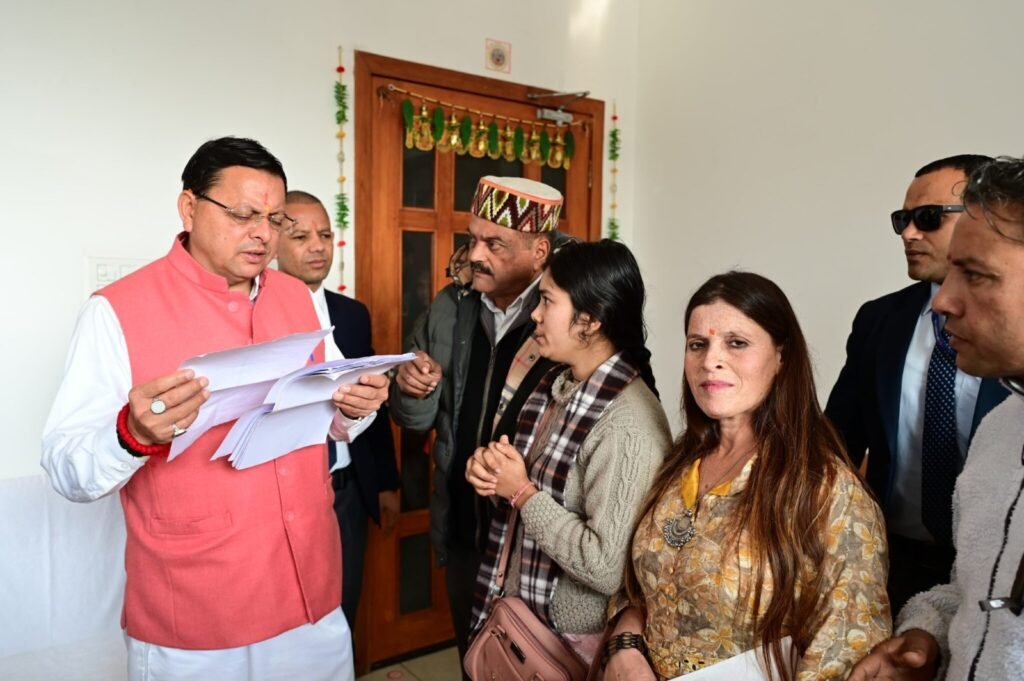 भाजपा नेताओं के एक प्रतिनिधिमंडल ने मुख्यमंत्री धामी से की शिष्टाचार भेंट