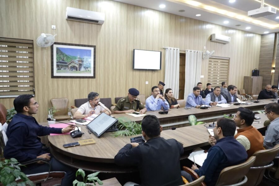 डीएम सविन बंसल ने की “जन-जन की सरकार – 4 साल बेमिसाल” कार्यक्रम की तैयारियों की समीक्षा, दिए निर्देश