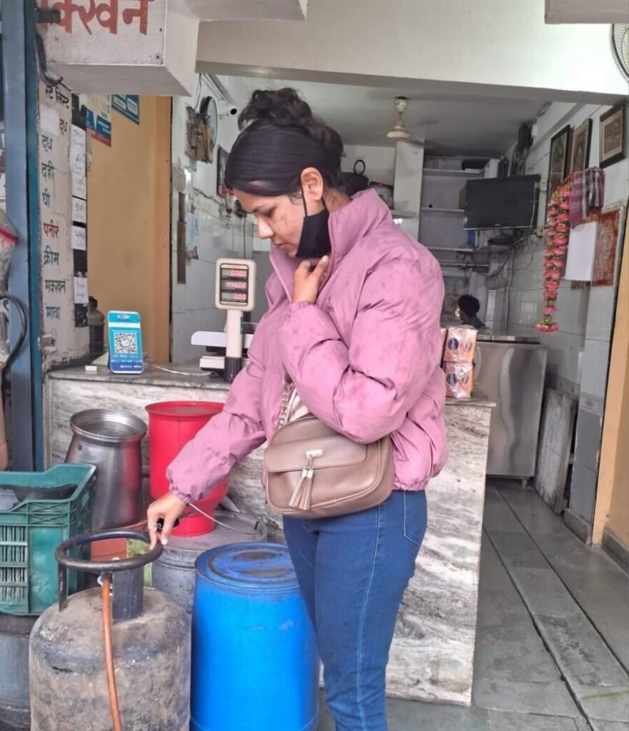 डीएम स्वाति एस. भदौरिया के निर्देश पर जिले में एलपीजी आपूर्ति व्यवस्था की सघन जांच, 30 प्रतिष्ठानों का निरीक्षण