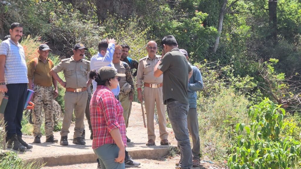 यात्रा और पर्यटन सीजन के दृष्टिगत नीलकंठ मार्ग और देवप्रयाग संगम पर सुरक्षा का संयुक्त निरीक्षण