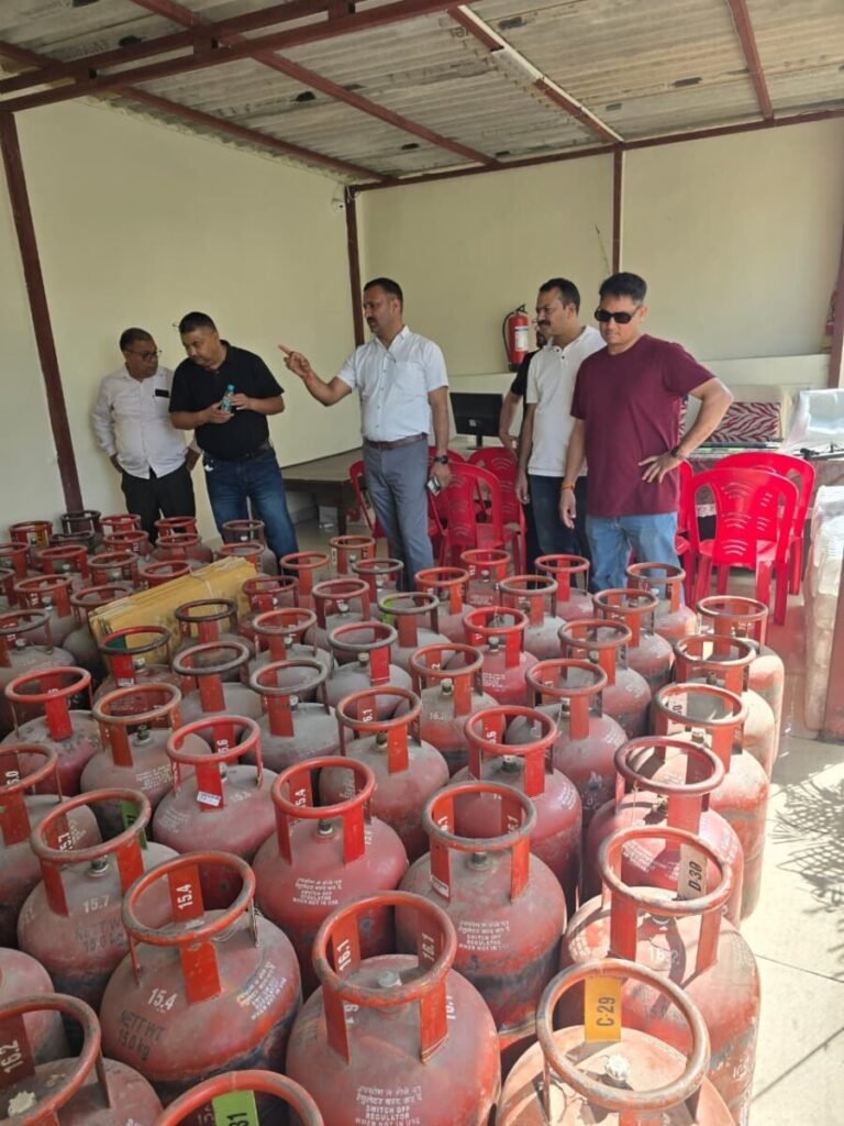 एसटीएफ की बड़ी कार्रवाई, रुड़की में छापेमारी कर बरामद किये 101 एलपीजी सिलेंडर, जमाखोरी का भंडाफोड़